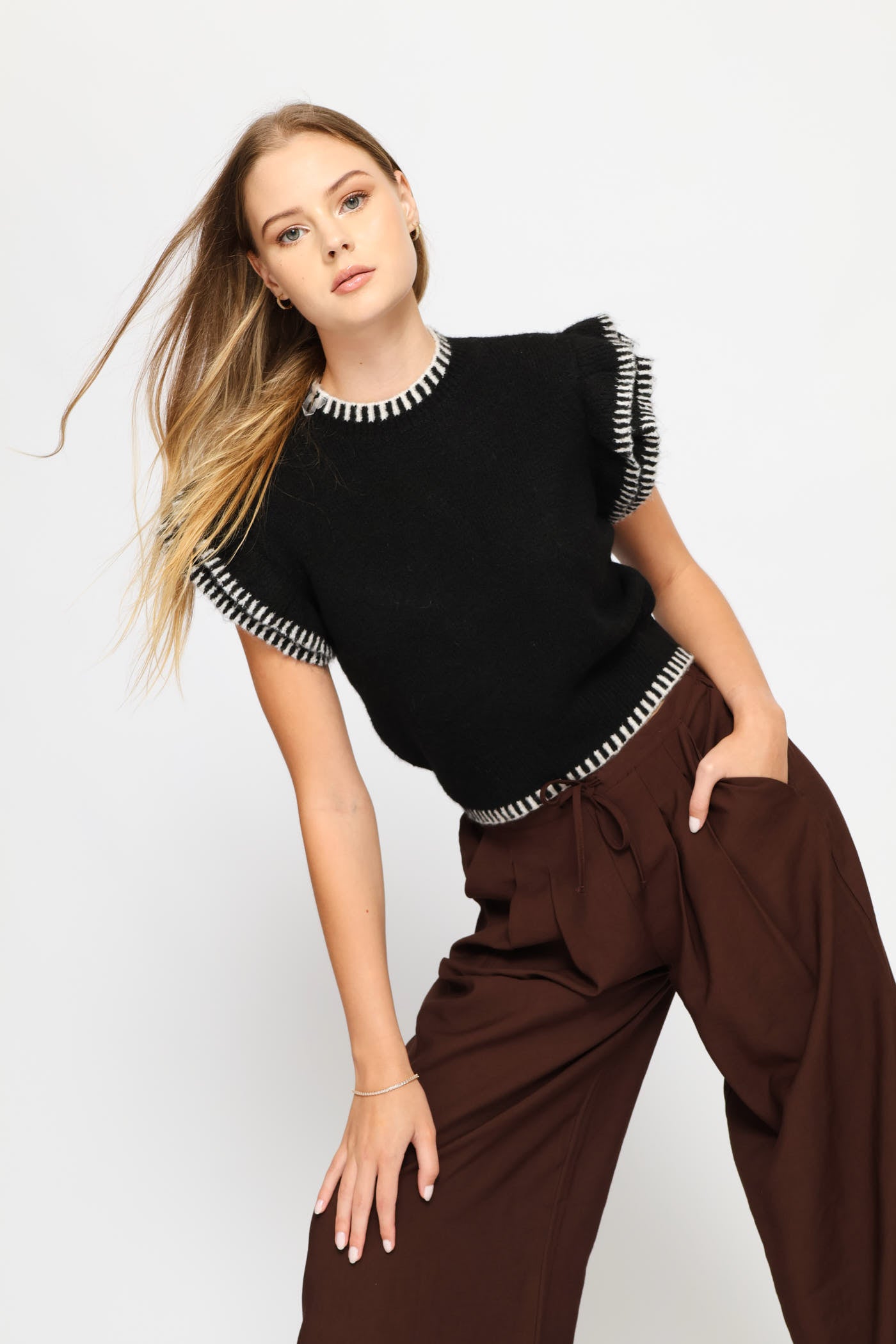 Ladies Frill Sleeve Knit Top - Black – Edgars