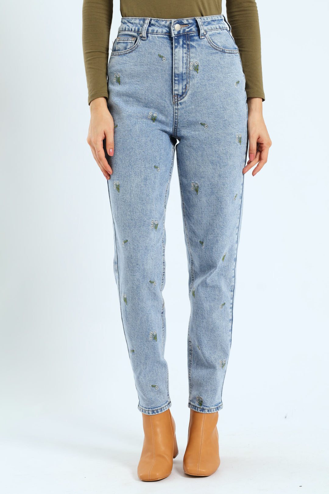 Floral Embroidered Mom Jean - Salty Light Wash