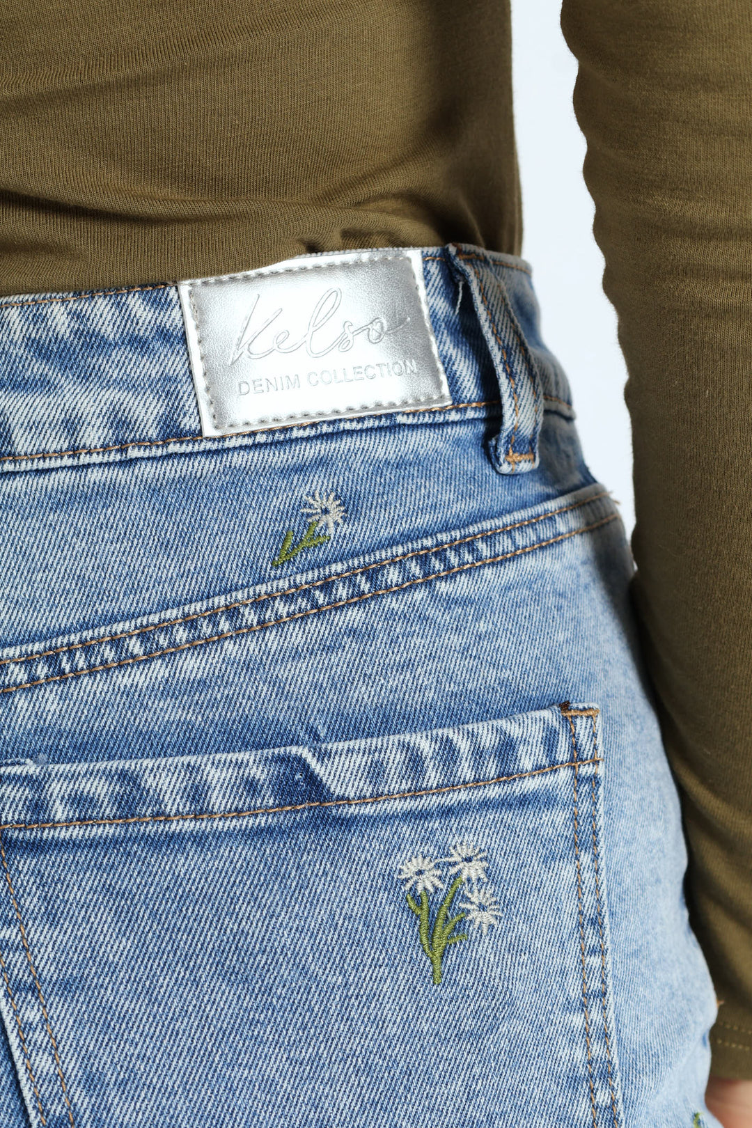 Floral Embroidered Mom Jean - Salty Light Wash