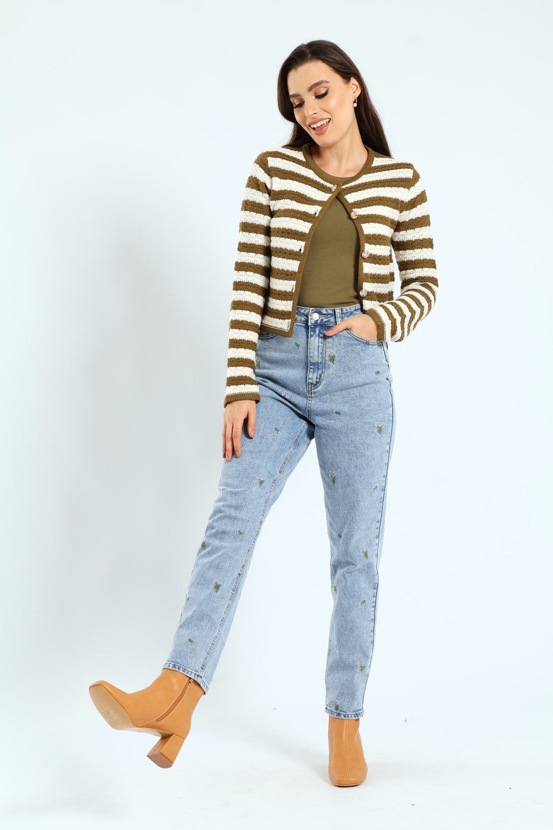 Floral Embroidered Mom Jean - Salty Light Wash