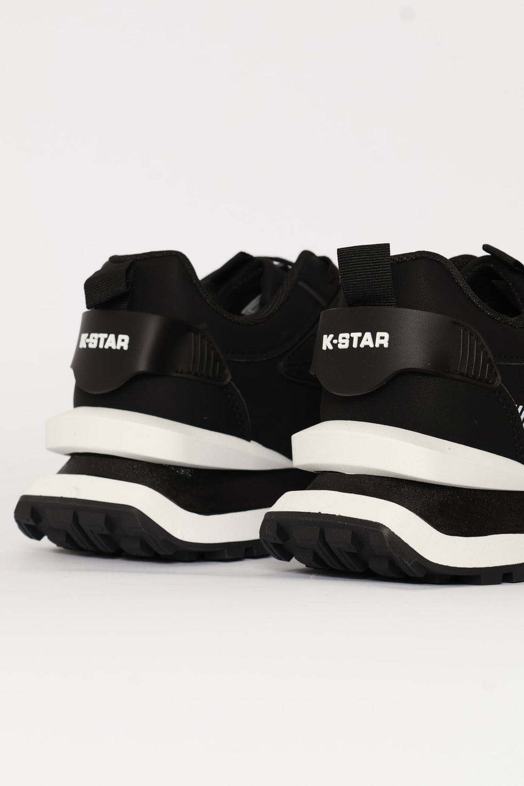 Ice Retro Lace Up Trainer - Black
