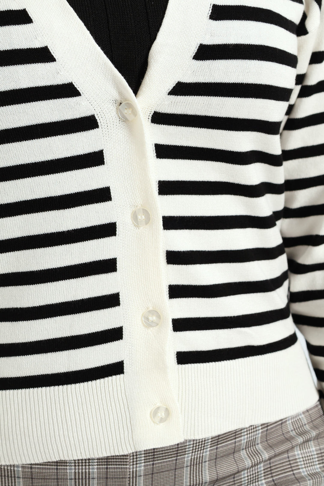 Classic Cardigan - Black/Cream