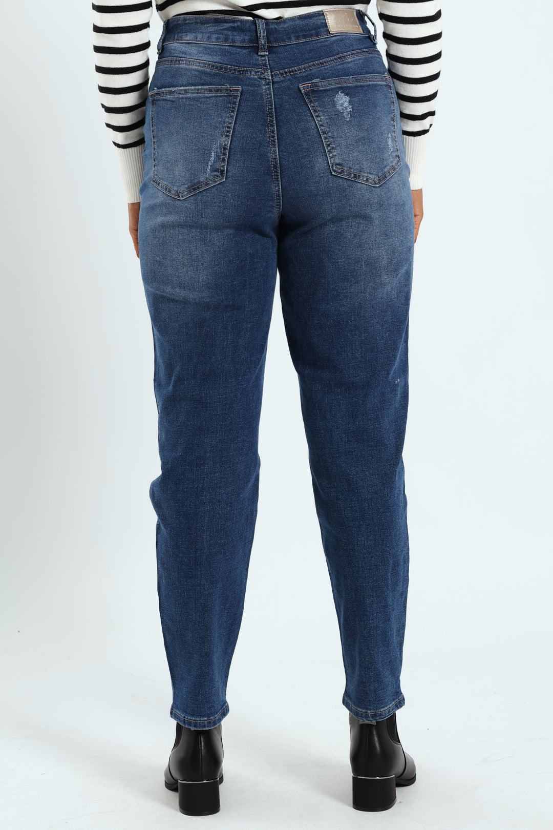 Stud Pocket Crosshatch Mom Jean - Medium Wash