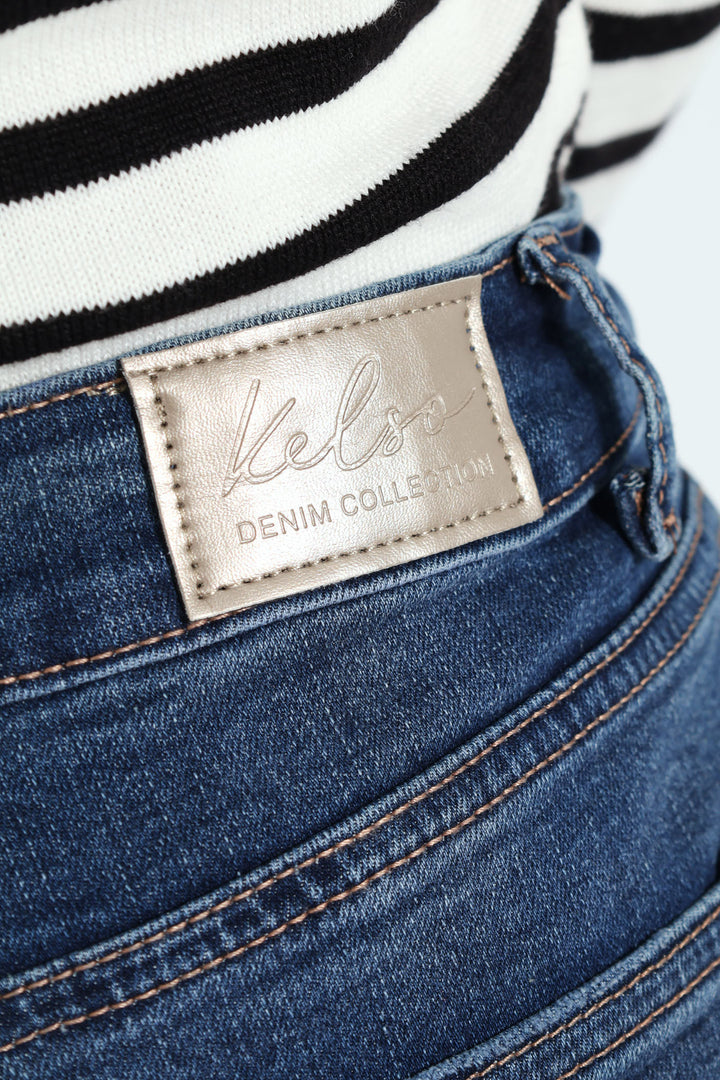 Stud Pocket Crosshatch Mom Jean - Medium Wash