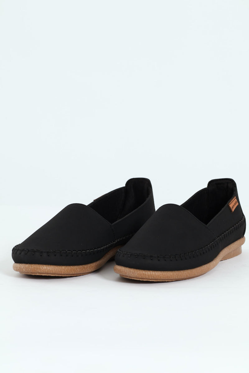 Riviera 15 Crochet Stitch Detail High Vamp Pump - Black