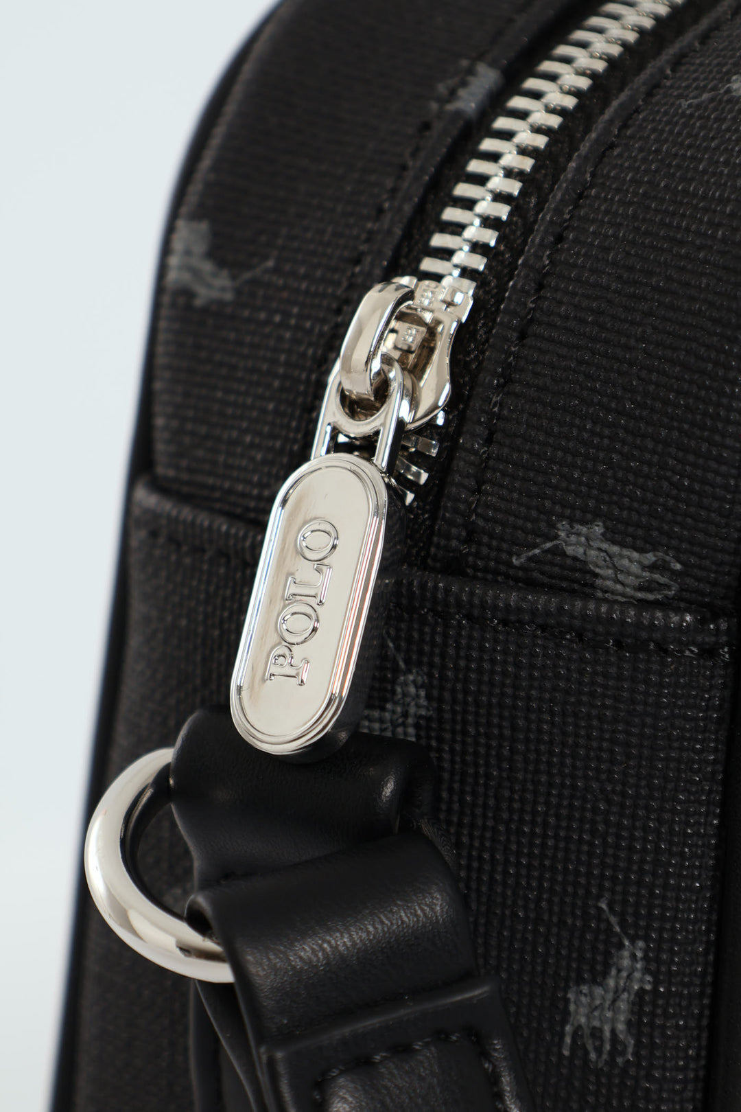 Iconic Turn Lock Camera Bag - Black