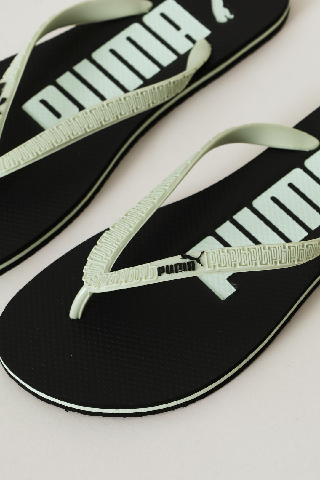 Form Zadp Flip Flop - Black