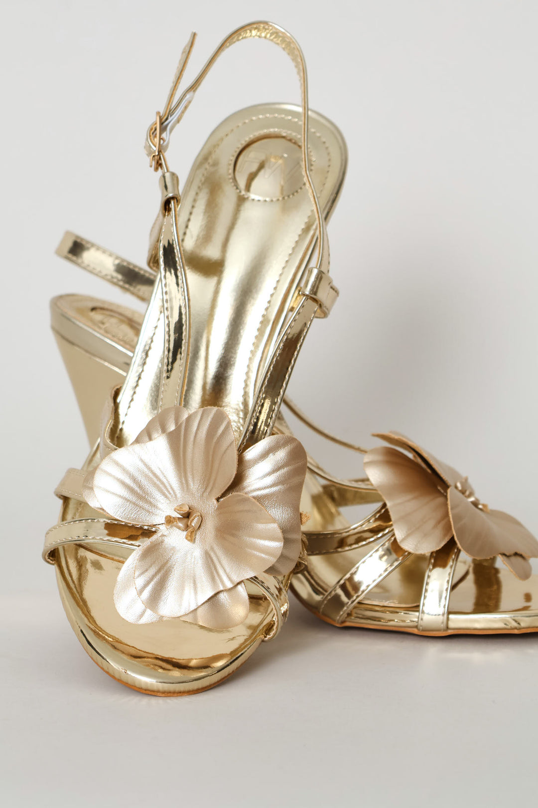 Textured Metallic Flower Heel - Gold