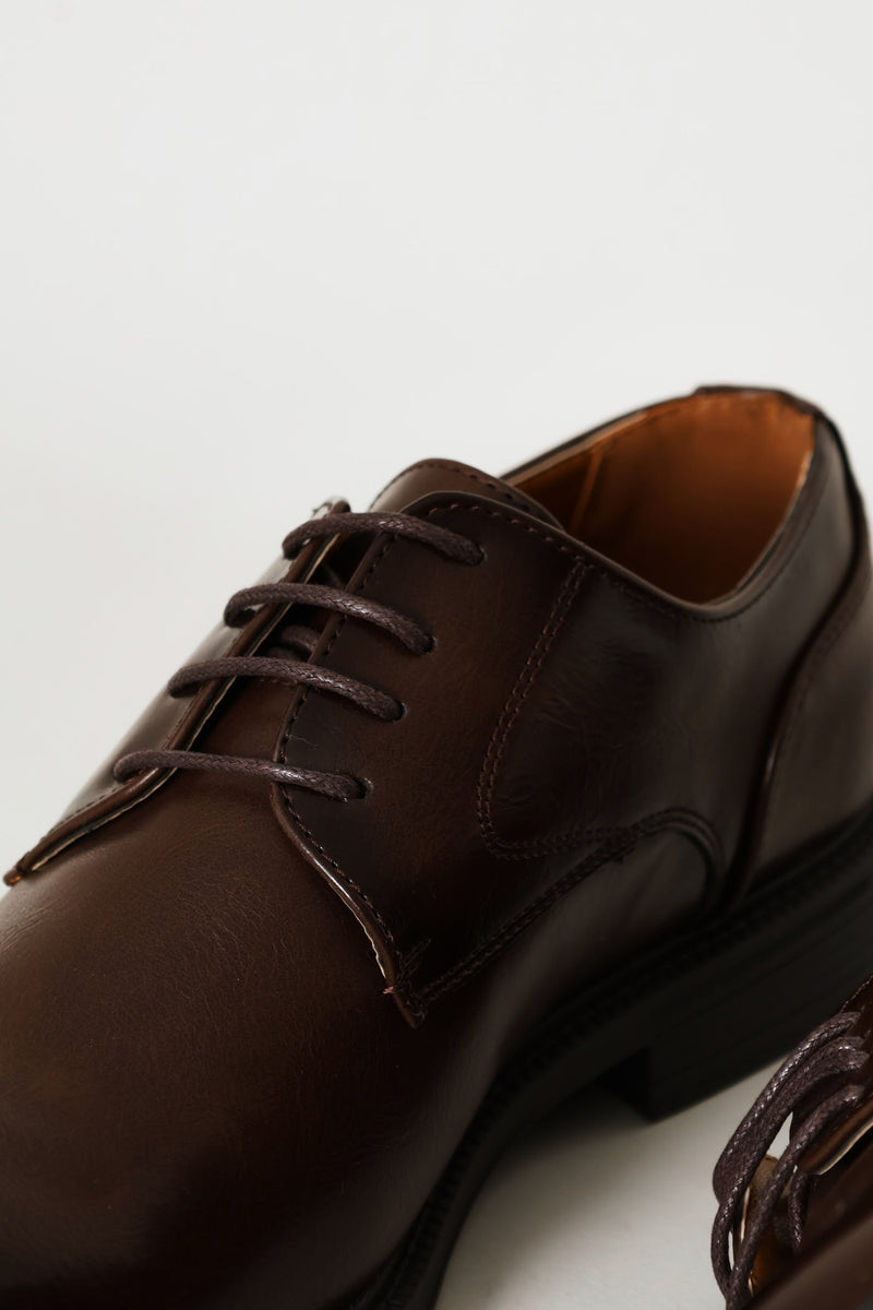 Plain Toe Lace Up Derby Shoe - Brown