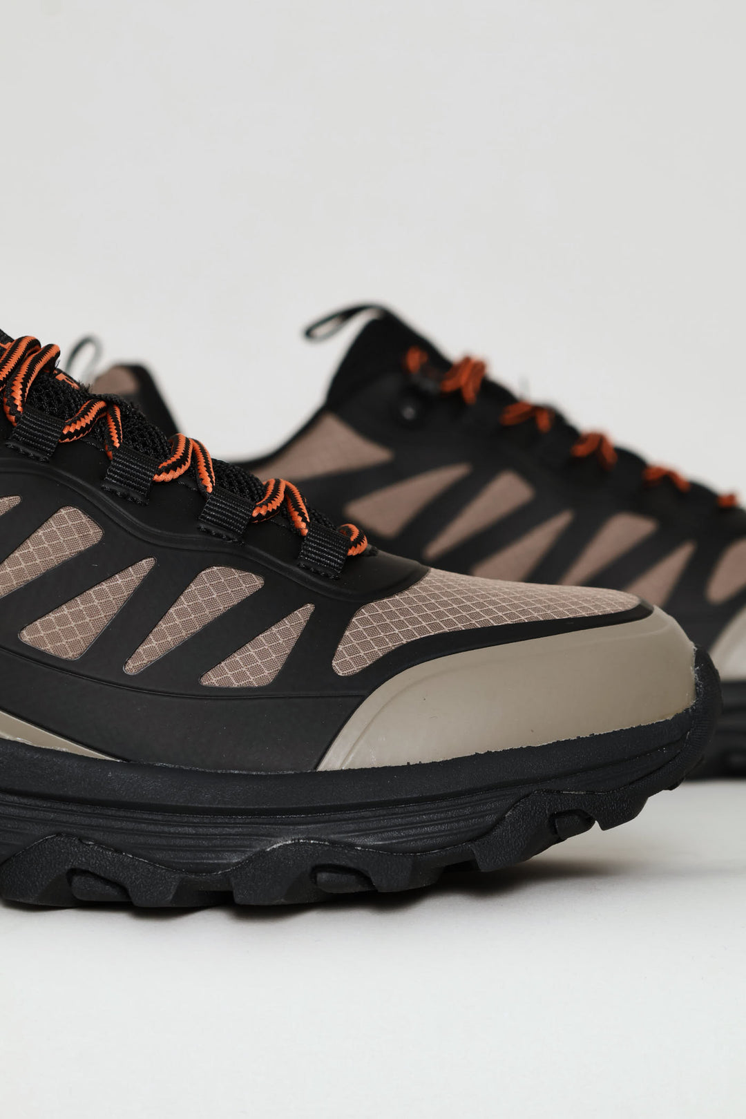 Compass Hiker Shoe - Black/Stone