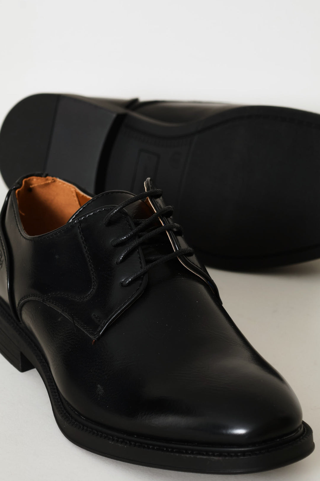 Plain Toe Lace Up Derby Shoe - Black