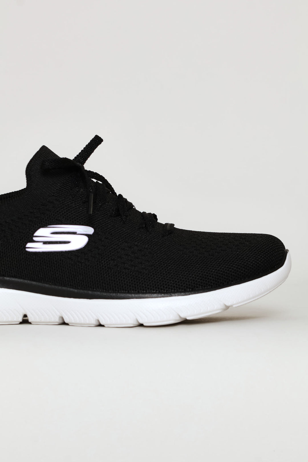 Summits Sneaker - Black