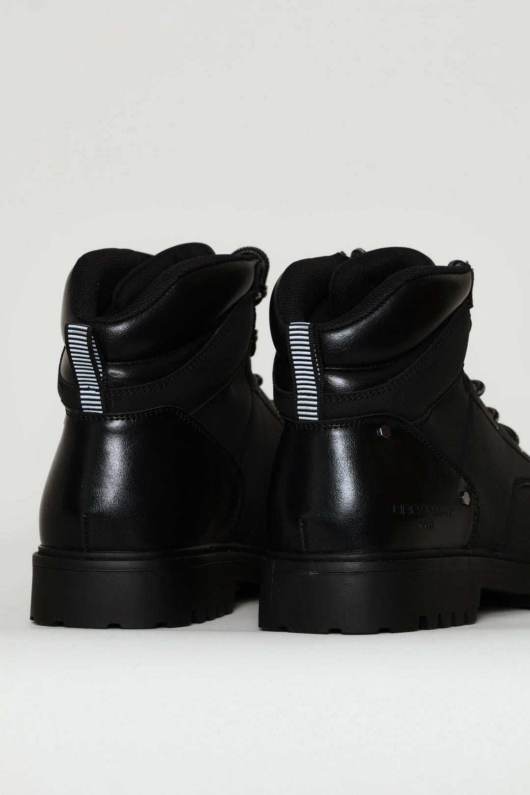 Timba 16 Nubuck Boot - Black