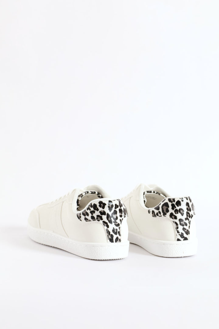 Casual Sneaker - White