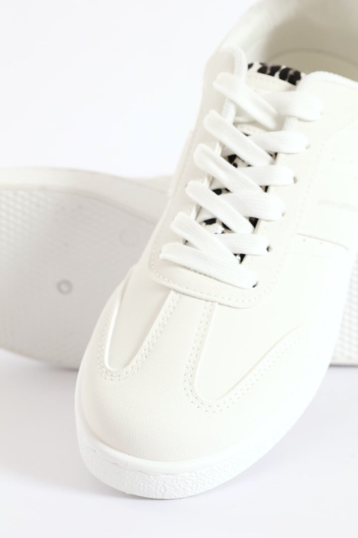 Casual Sneaker - White