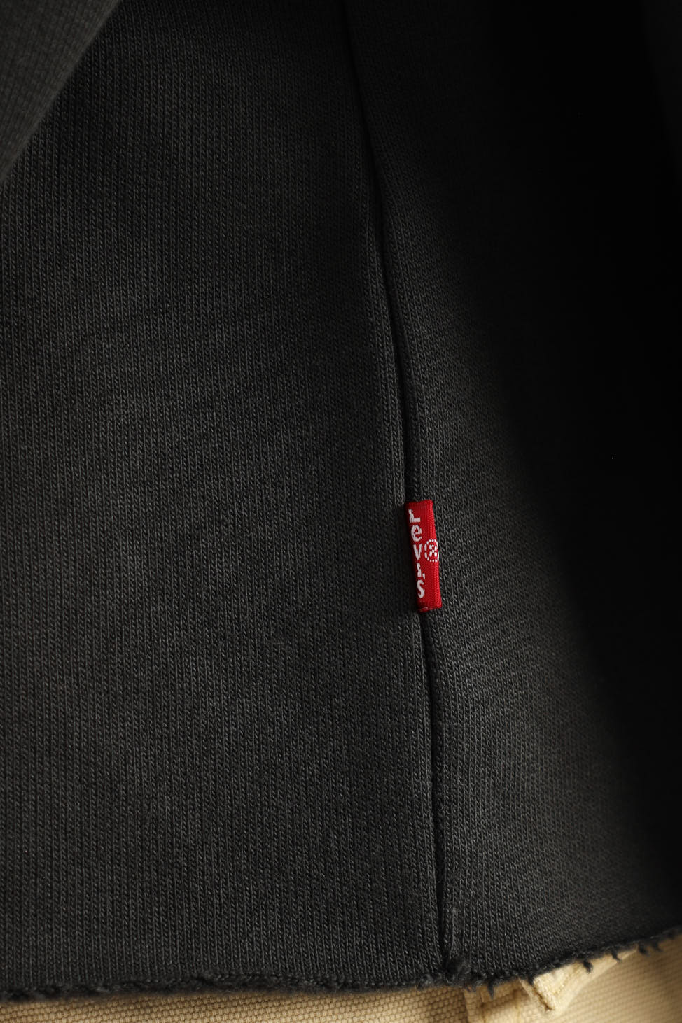 GR Leo Raw Cut Crewneck Top - Black