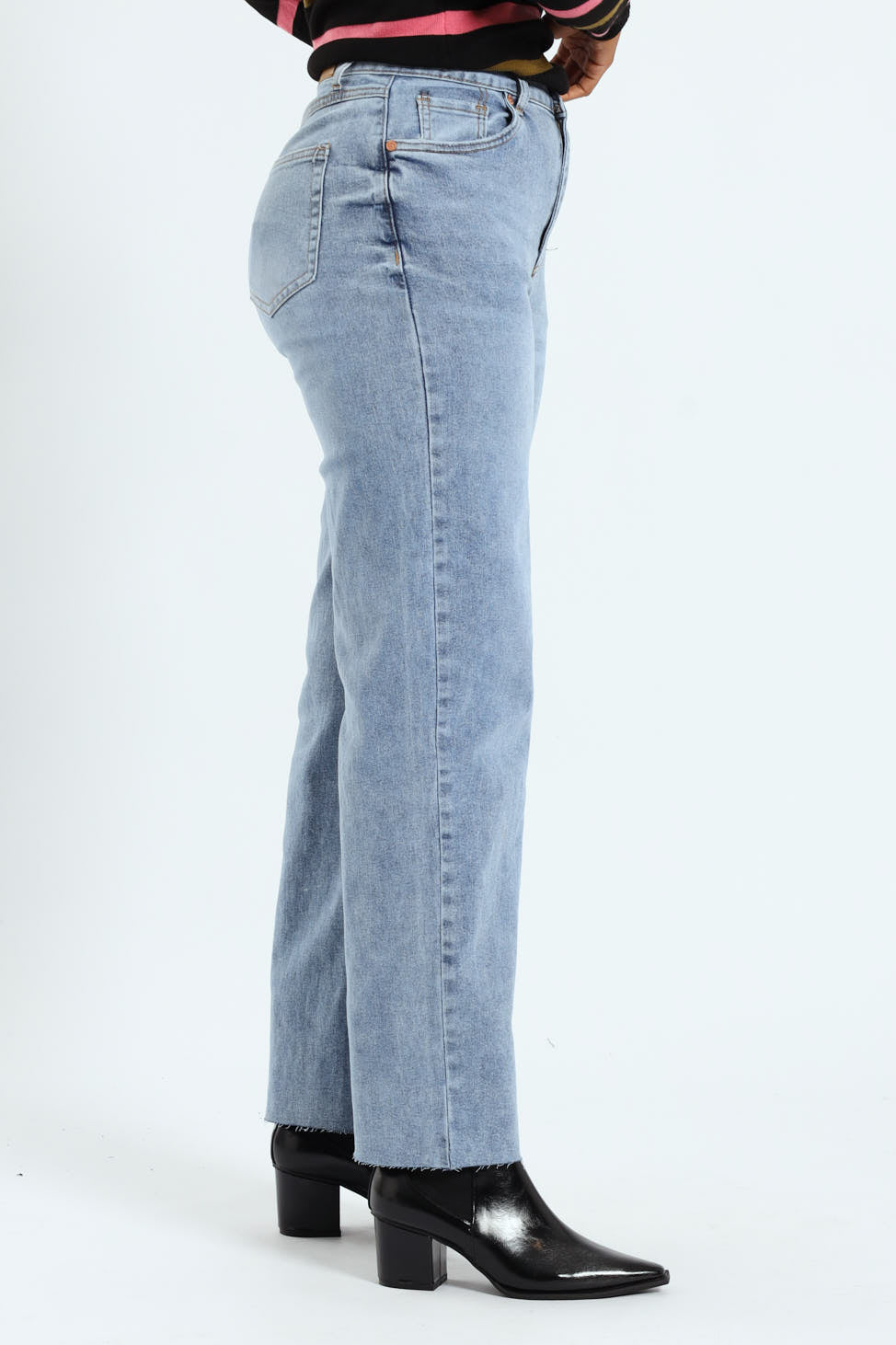 Hi-Rise Straight Leg Raw Hem Denim - Light Wash