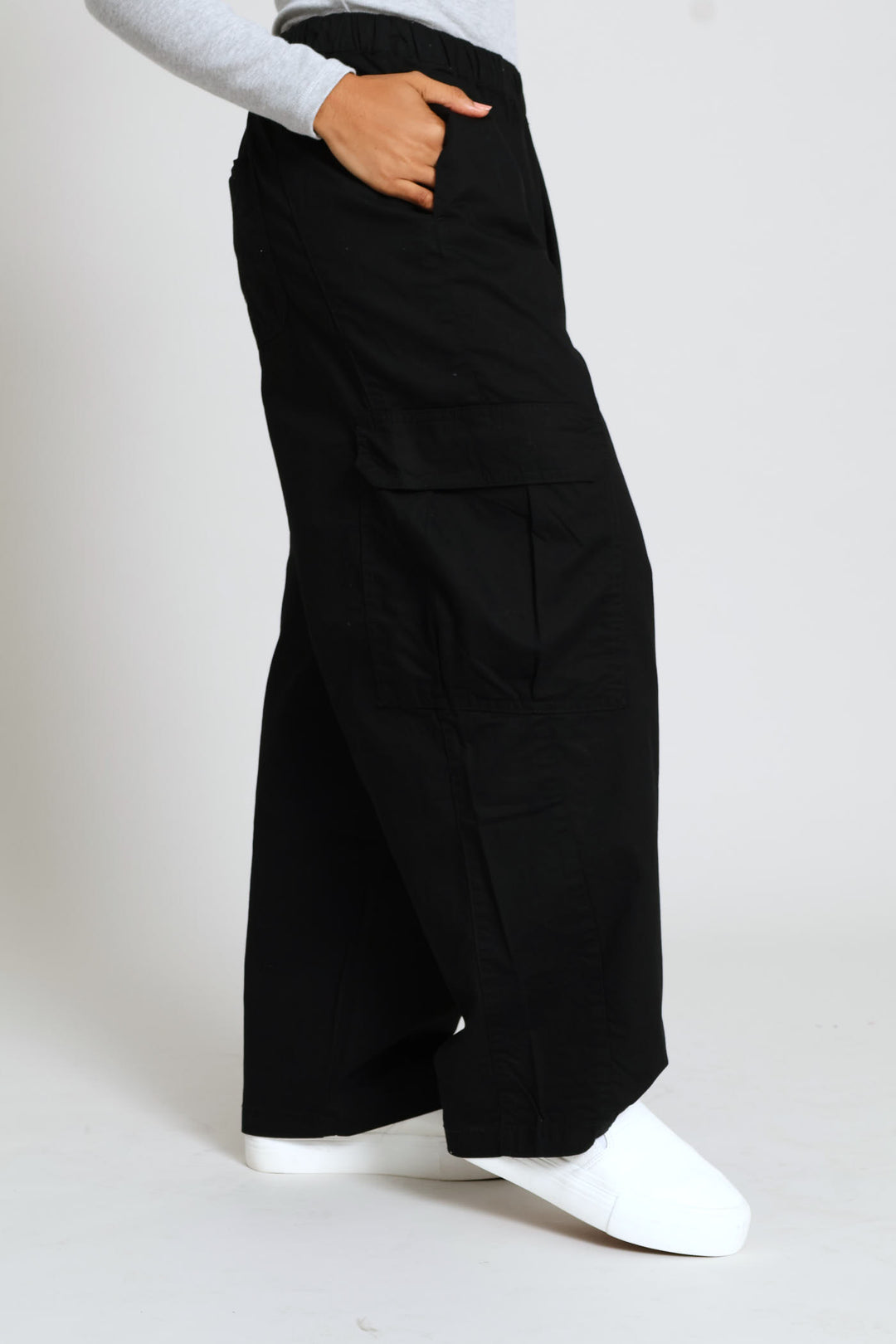 Barrel Cargo Trouser - Black