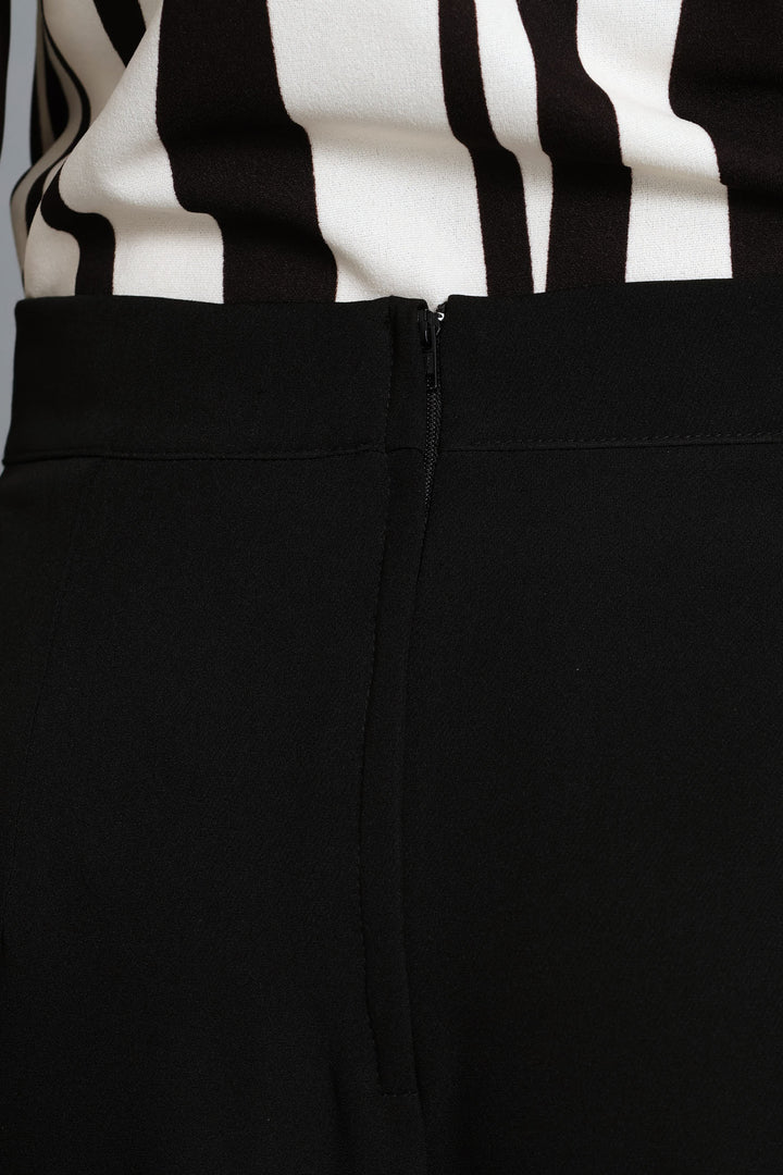 Trim Detail Straight Leg Pant - Black