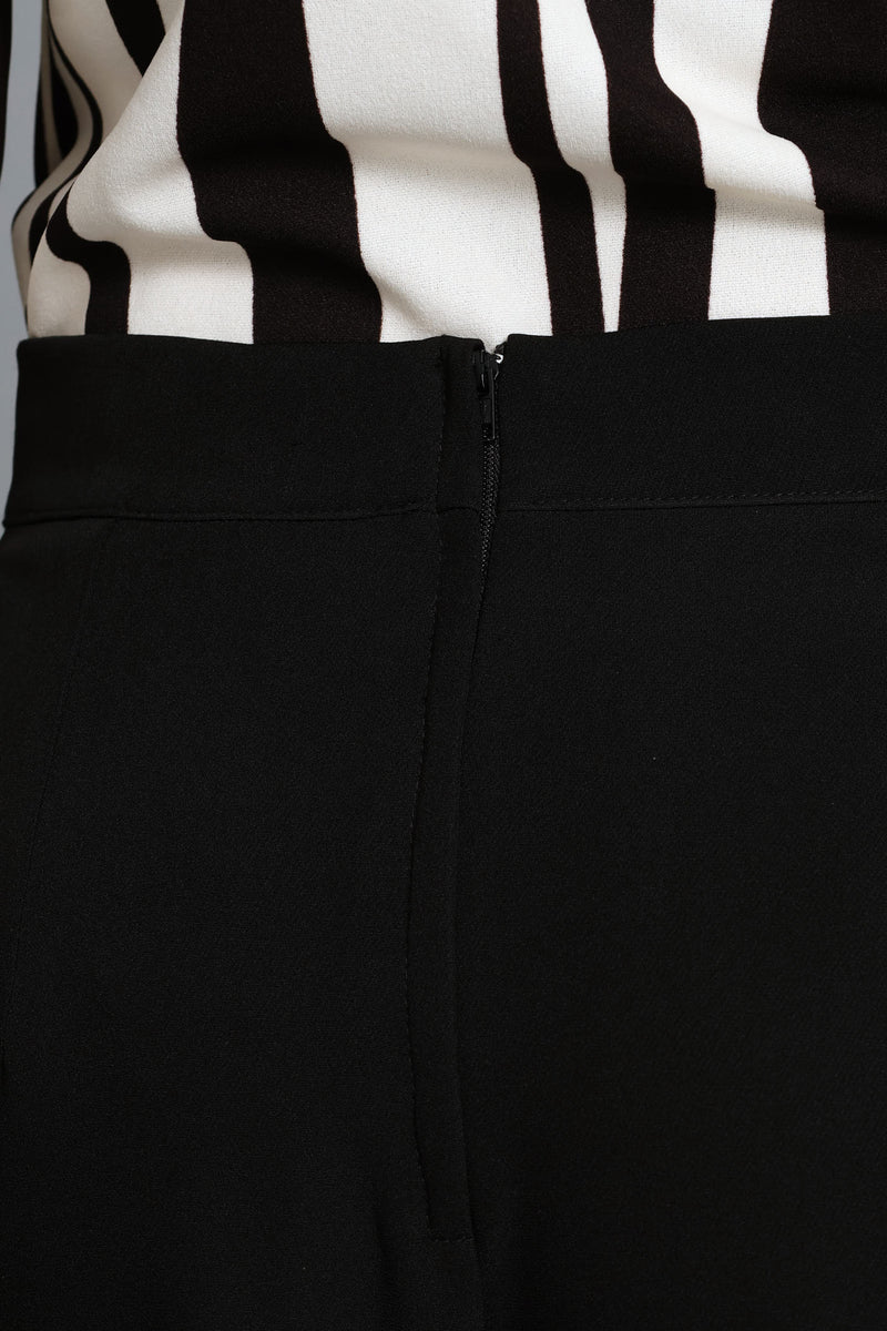 Trim Detail Straight Leg Pant - Black