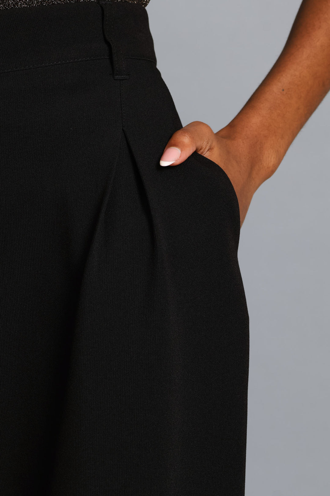Inverted Pleat Wide Leg Pant - Black