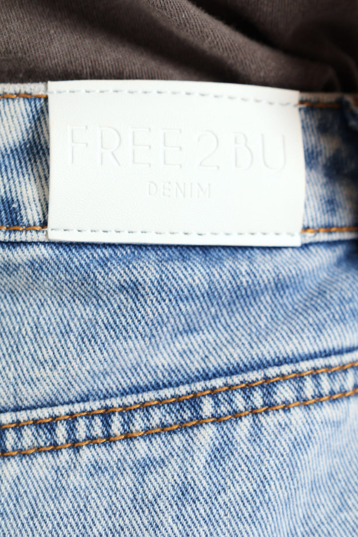 90'S Crop Straight Leg Denim - Light Wash