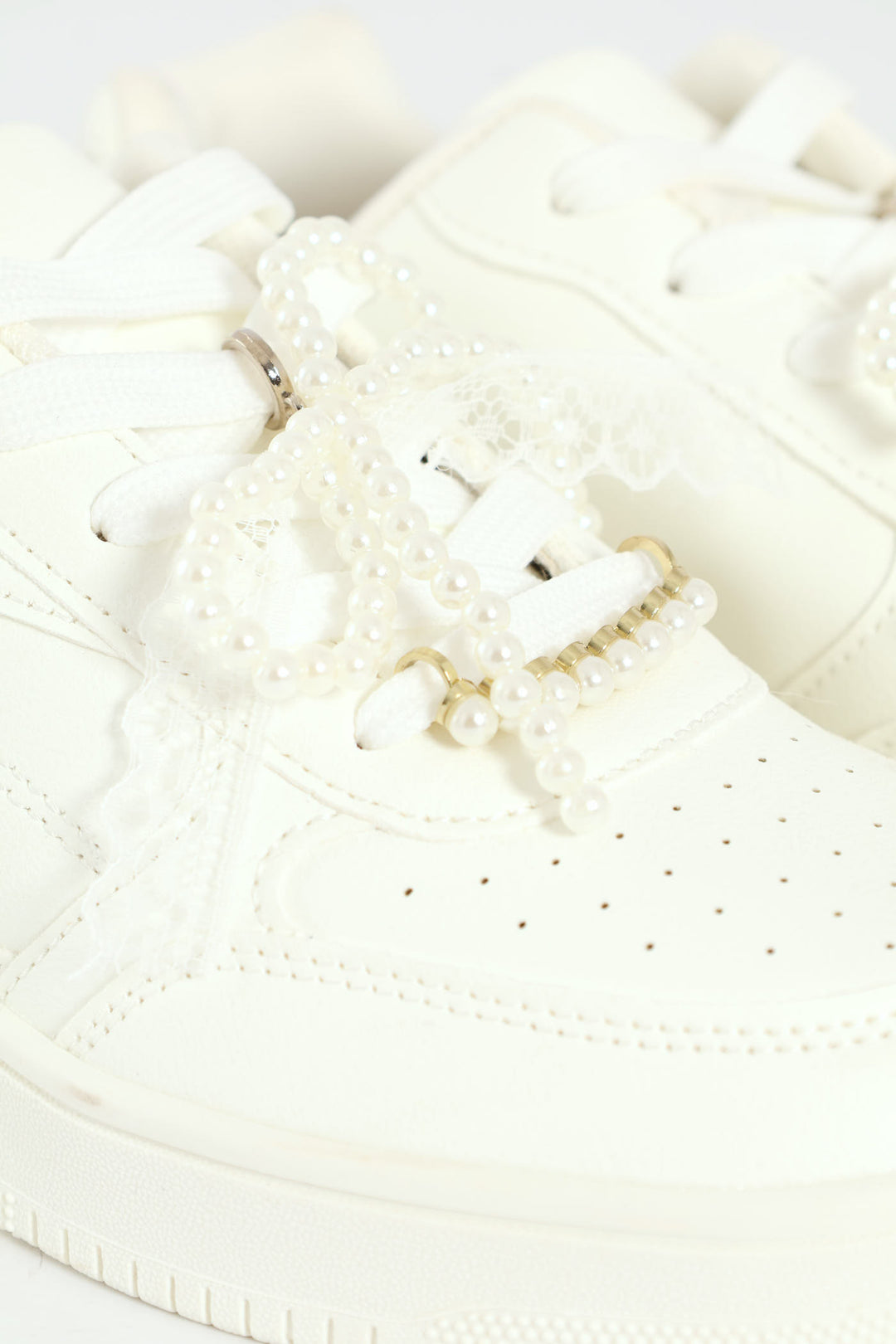 Girls Pearl Trim Basic Sneaker - White