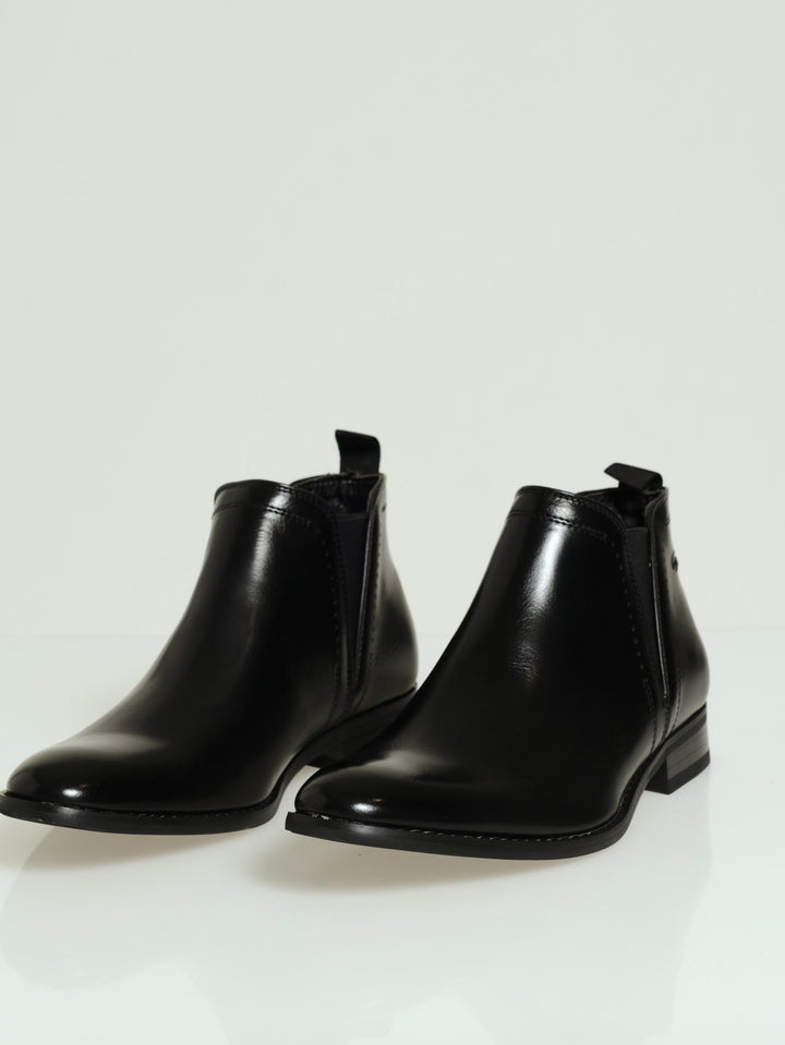V-Elastic Chelsea Boot - Black