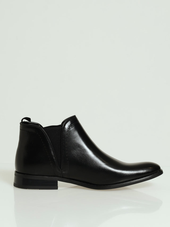 V-Elastic Chelsea Boot - Black
