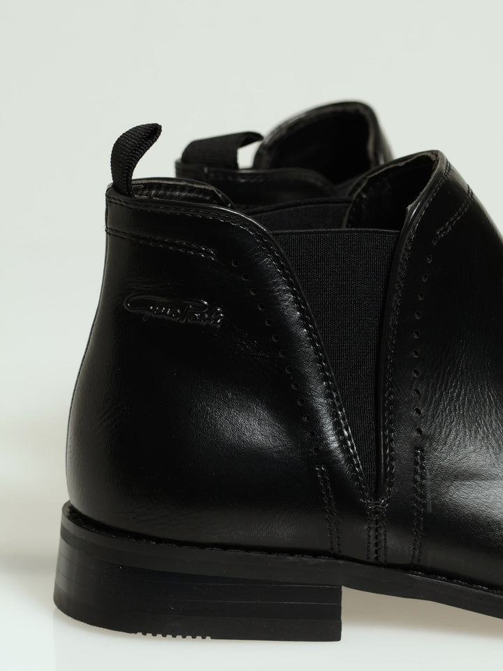 V-Elastic Chelsea Boot - Black