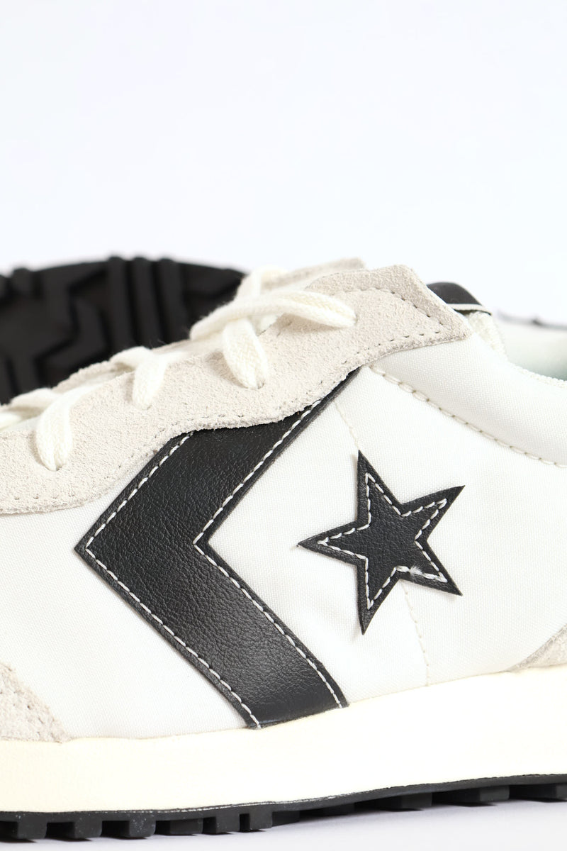 Omega Trainer - Off White