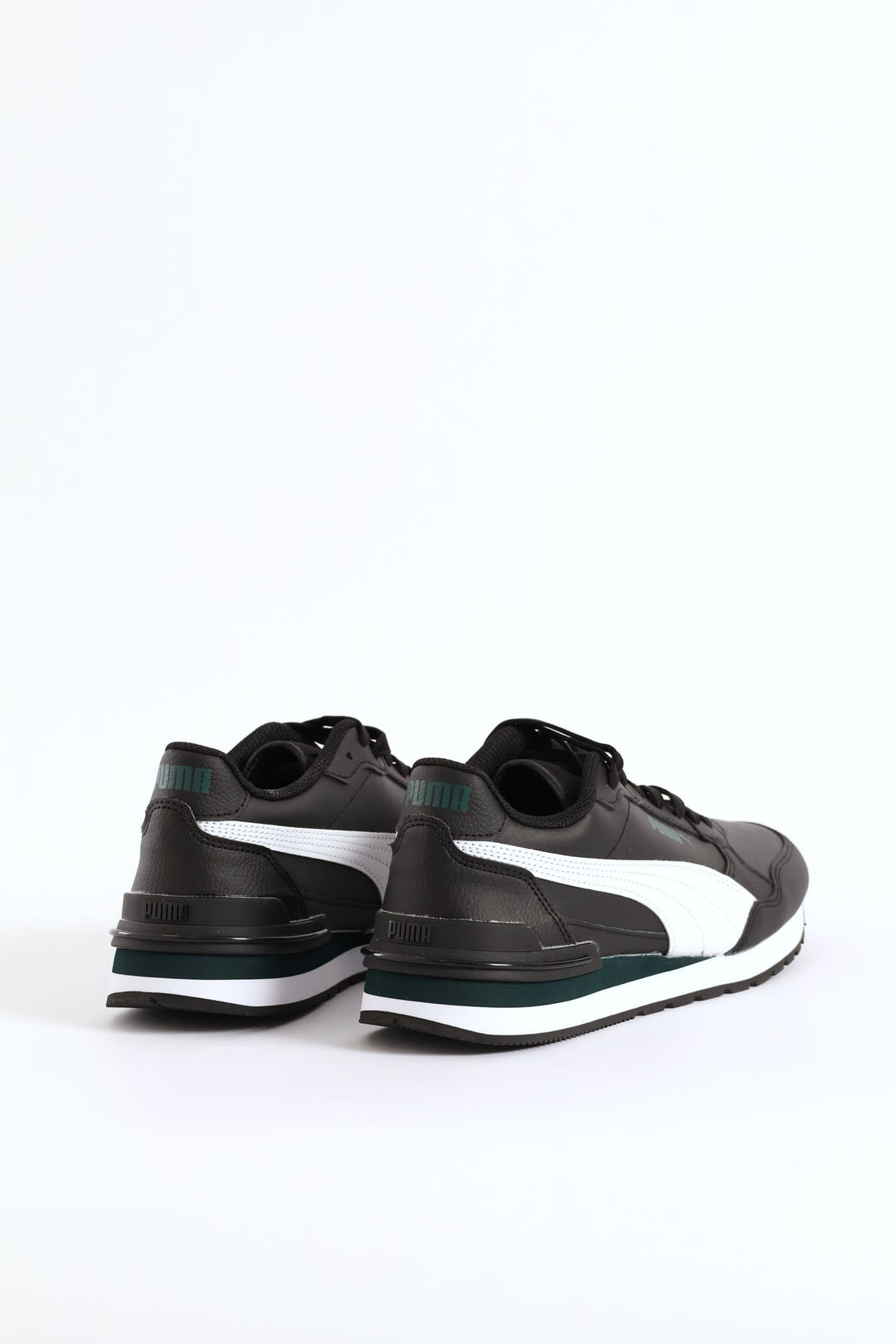 Street Runner V4 Lo Sneaker - Black/White