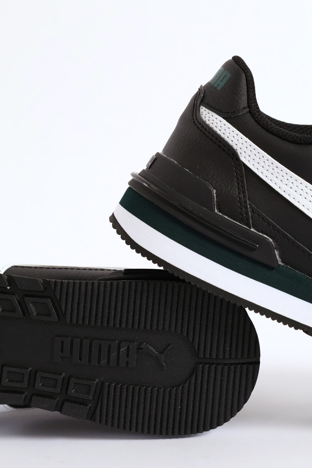 Street Runner V4 Lo Sneaker - Black/White