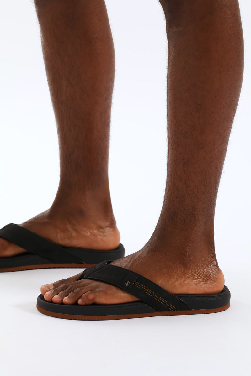 Ultra Soft Wide Vamp Sandal - Black
