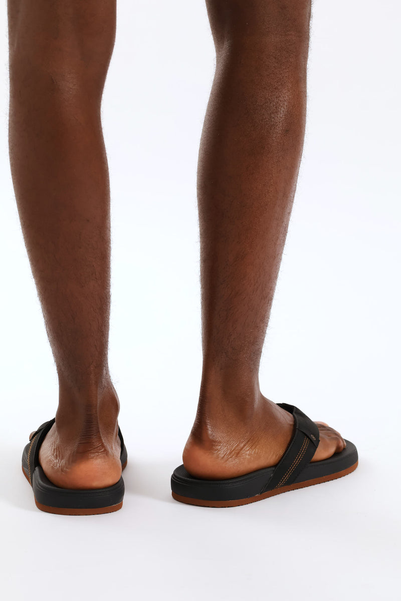 Ultra Soft Wide Vamp Sandal - Black