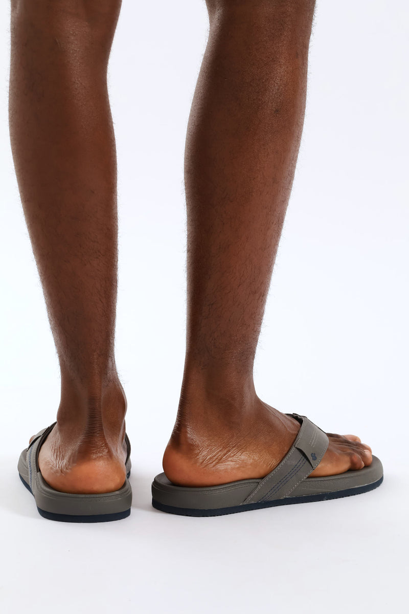 Ultra Soft Wide Vamp Sandal - Grey