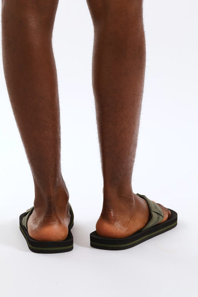 Moulded Footbed Wide Vamp Sandal - Black