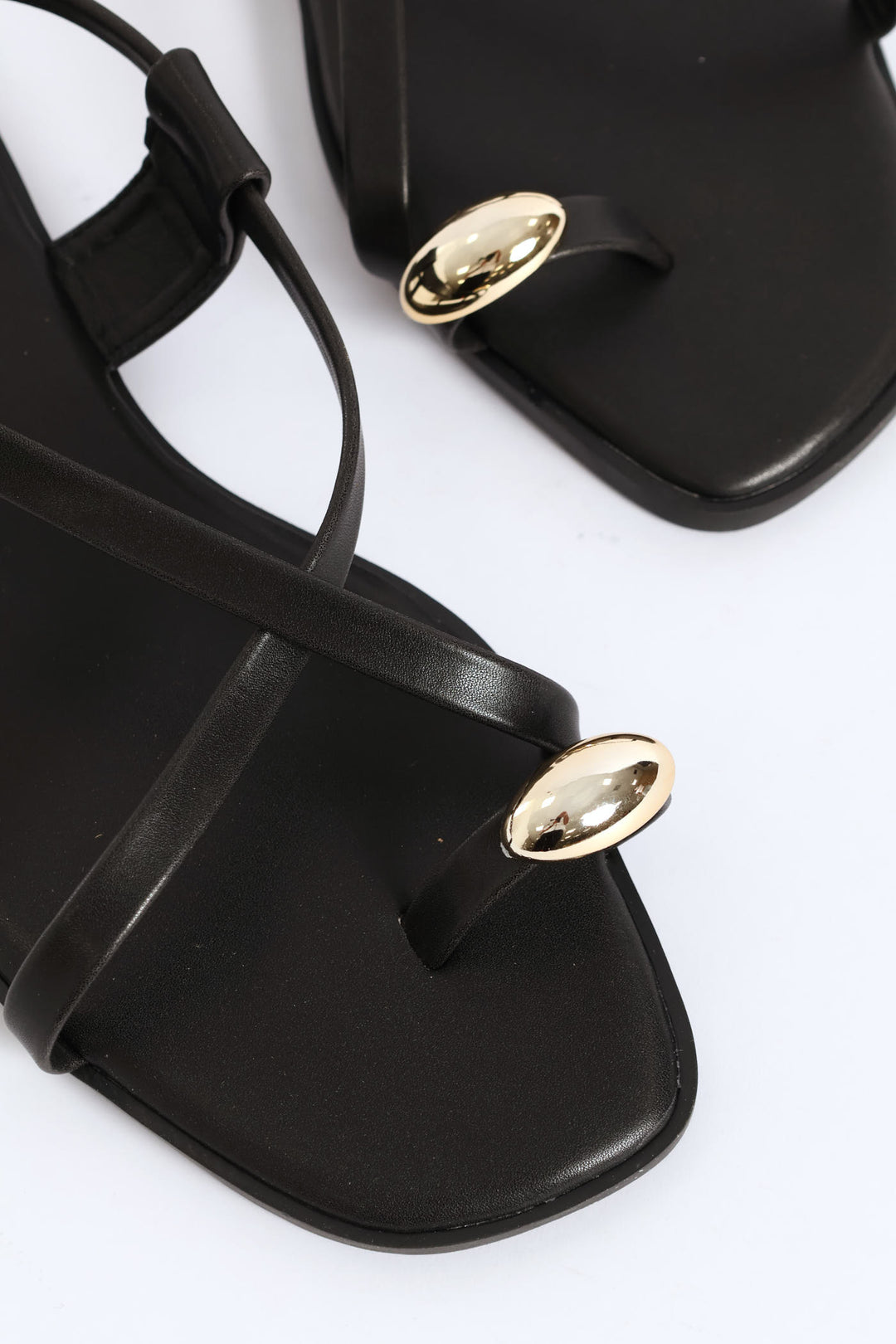 Crosstrap Detail Toe Post Sandal - Black