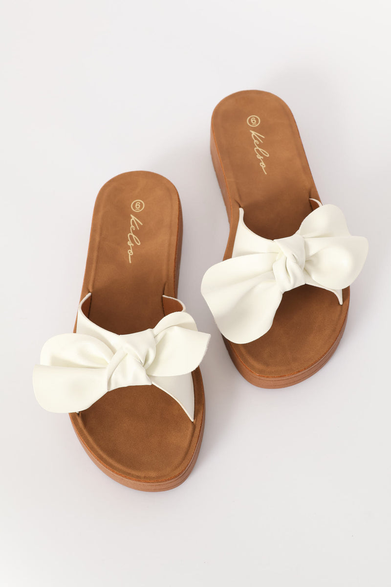 Comfort Sandal With Bow Detail - White