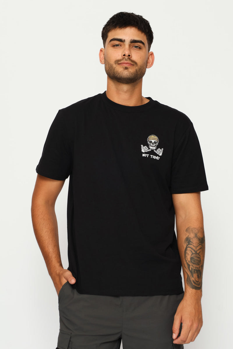 Skull Front Print Tee - Black