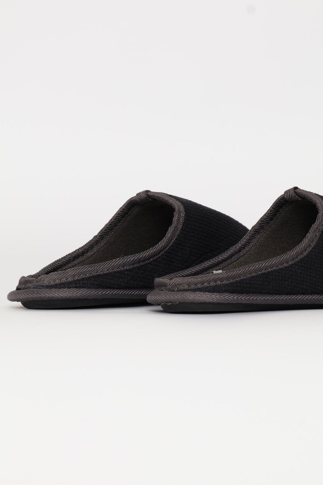 Diamond Embossed Check Footbed Slippers - Grey