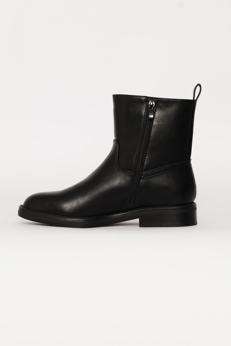 Round Toe Ankle Boot - Black