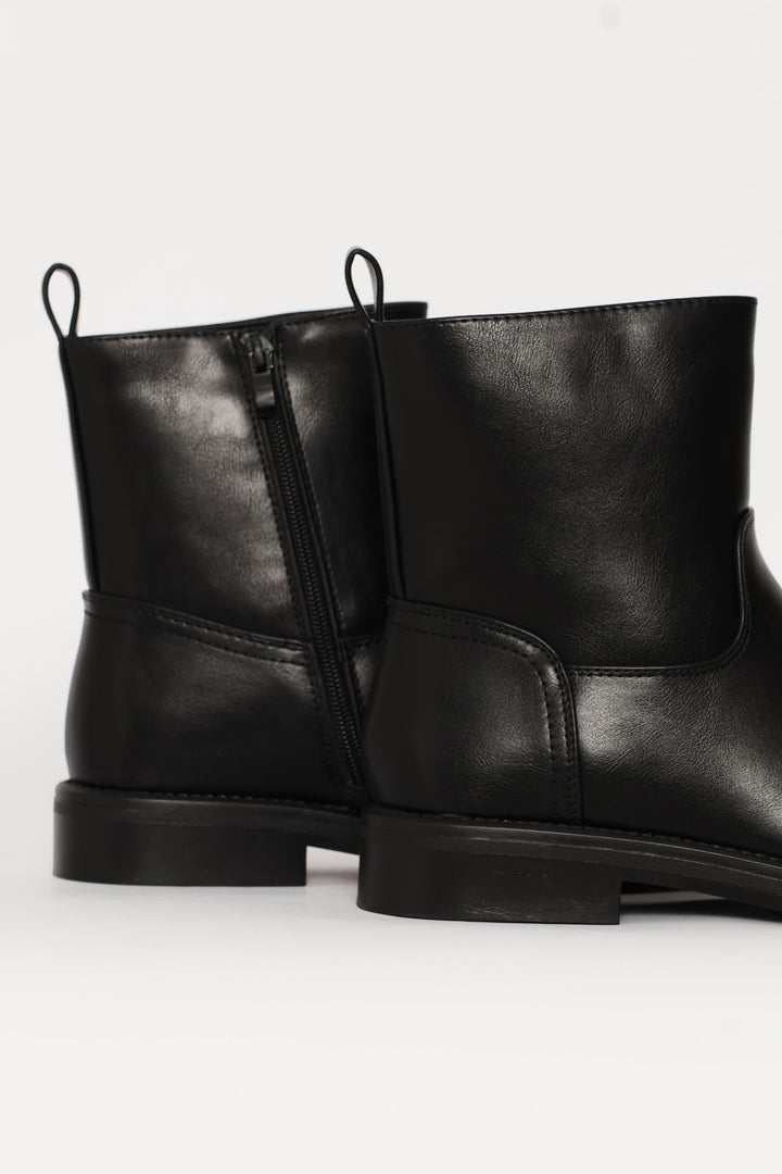 Round Toe Ankle Boot - Black