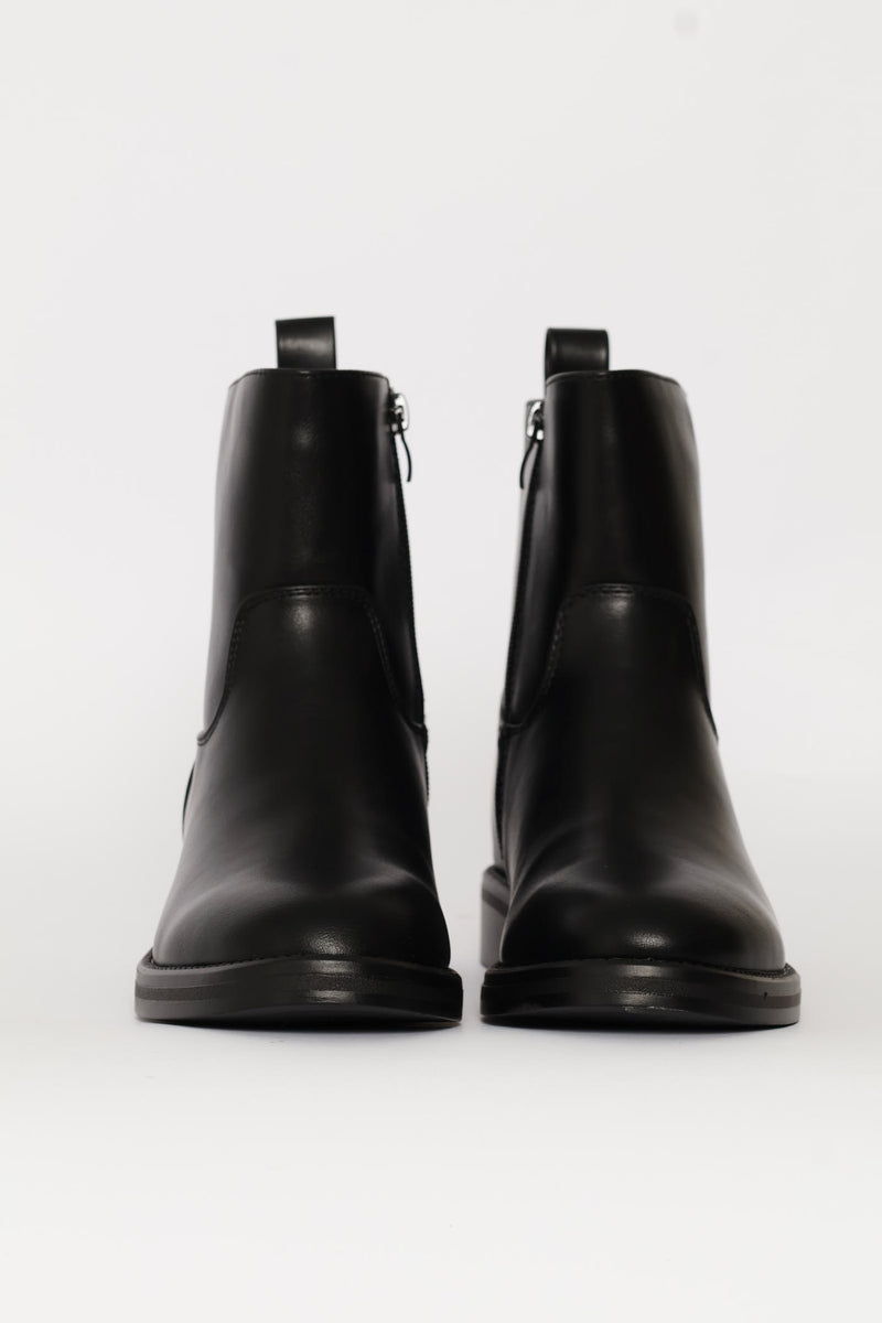 Round Toe Ankle Boot - Black