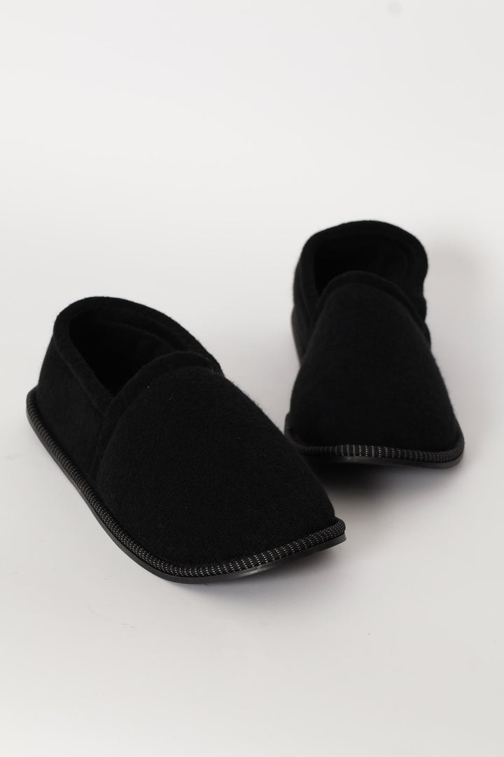 Basic Closed Back Slipper - Black