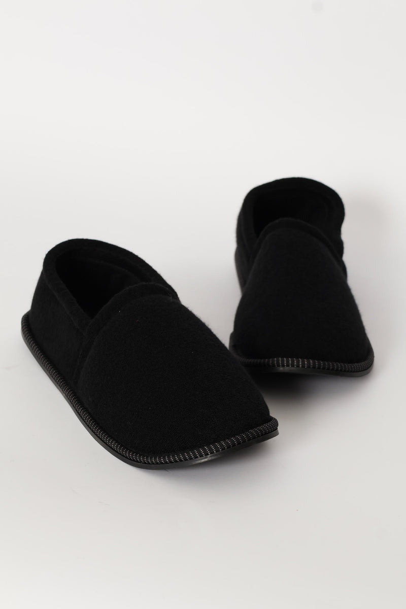 Basic Closed Back Slipper - Black