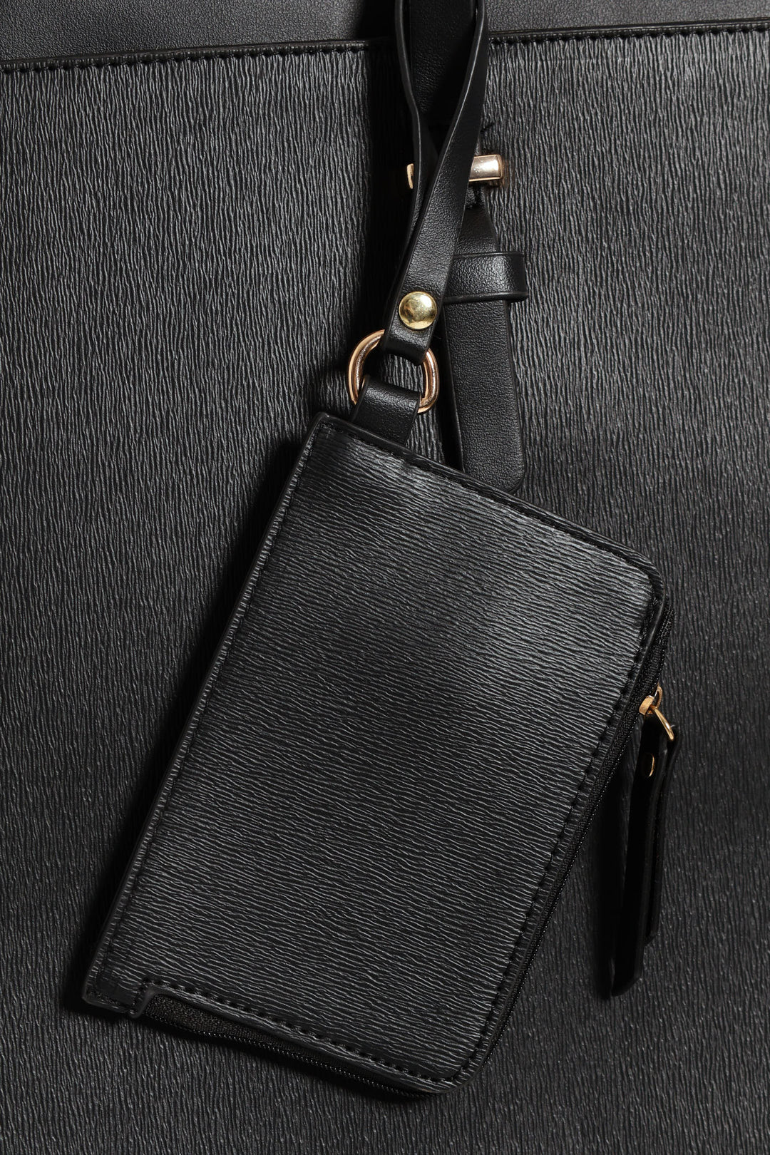 15" Embossed Laptop Bag - Black