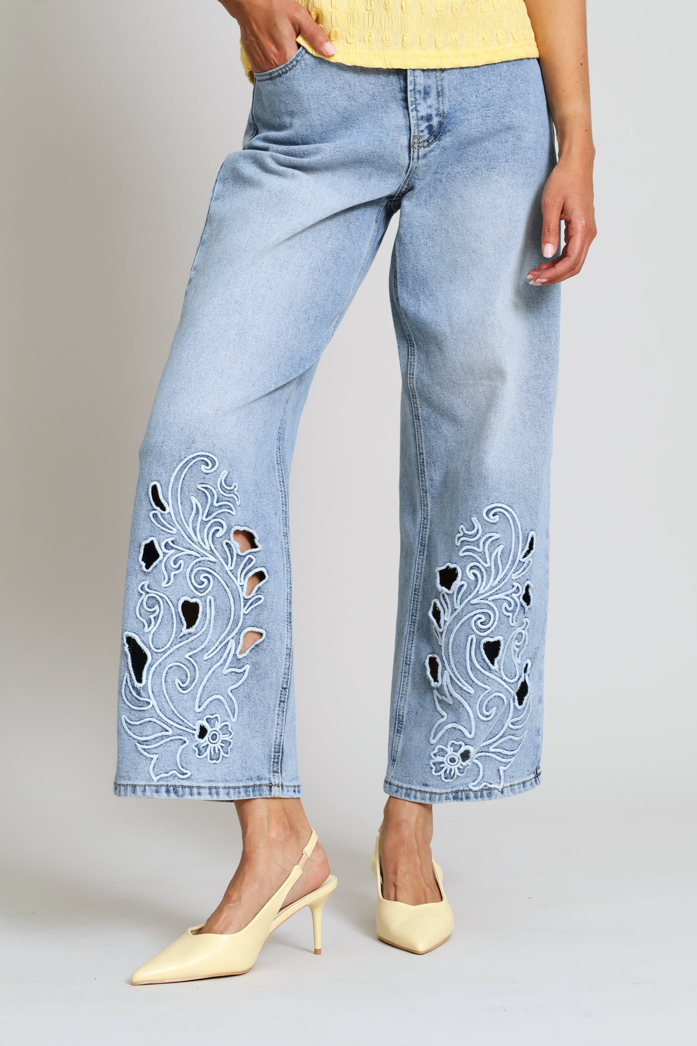 SECTION DROP FLERE DENIM 44 OURS 深水さん Ladies Hi-Rise Embroidered Cutout Hem Wide Leg Denim - Mid Wash