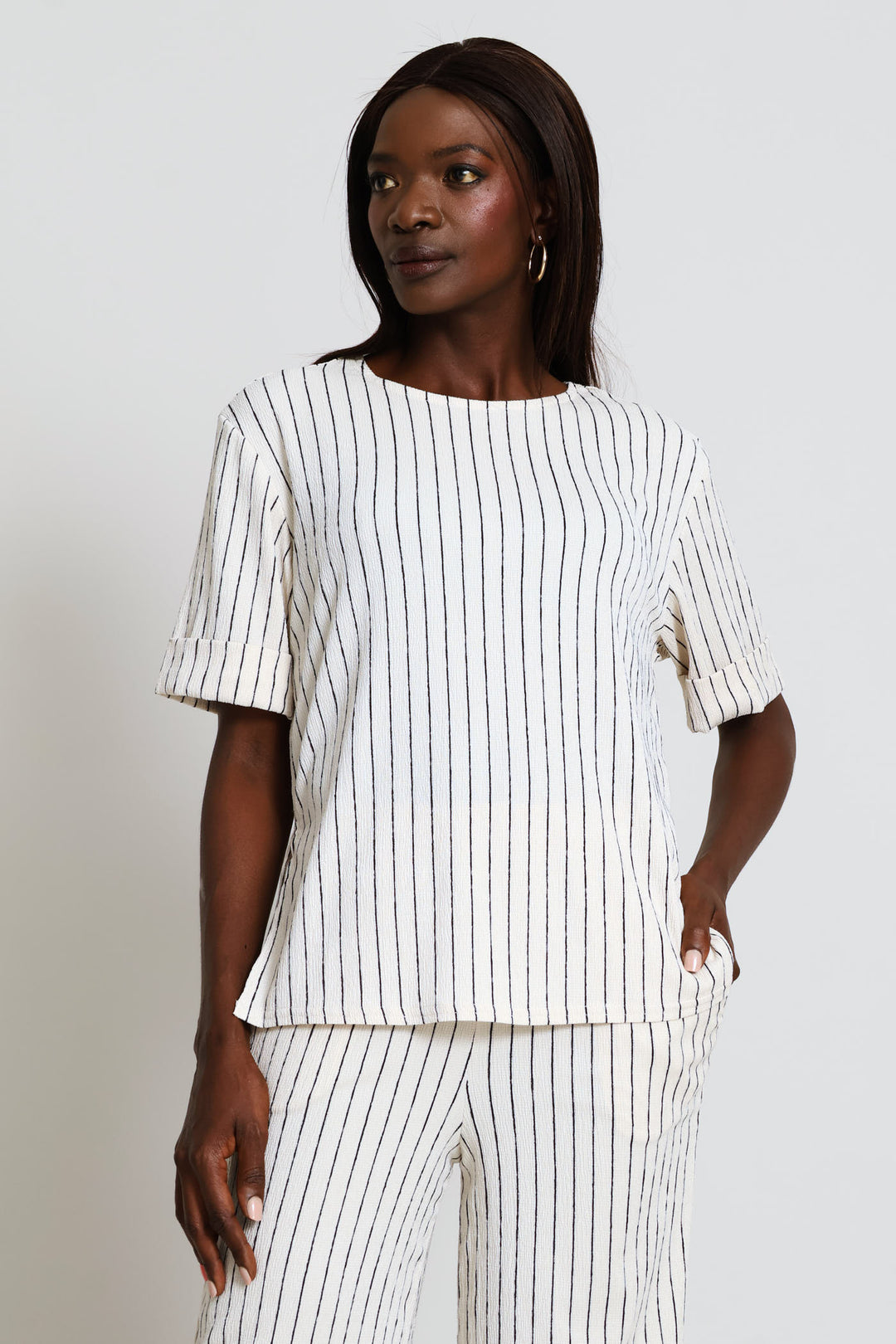Turnup Sleeve Relaxed Crinkle Tee - Stone/Black