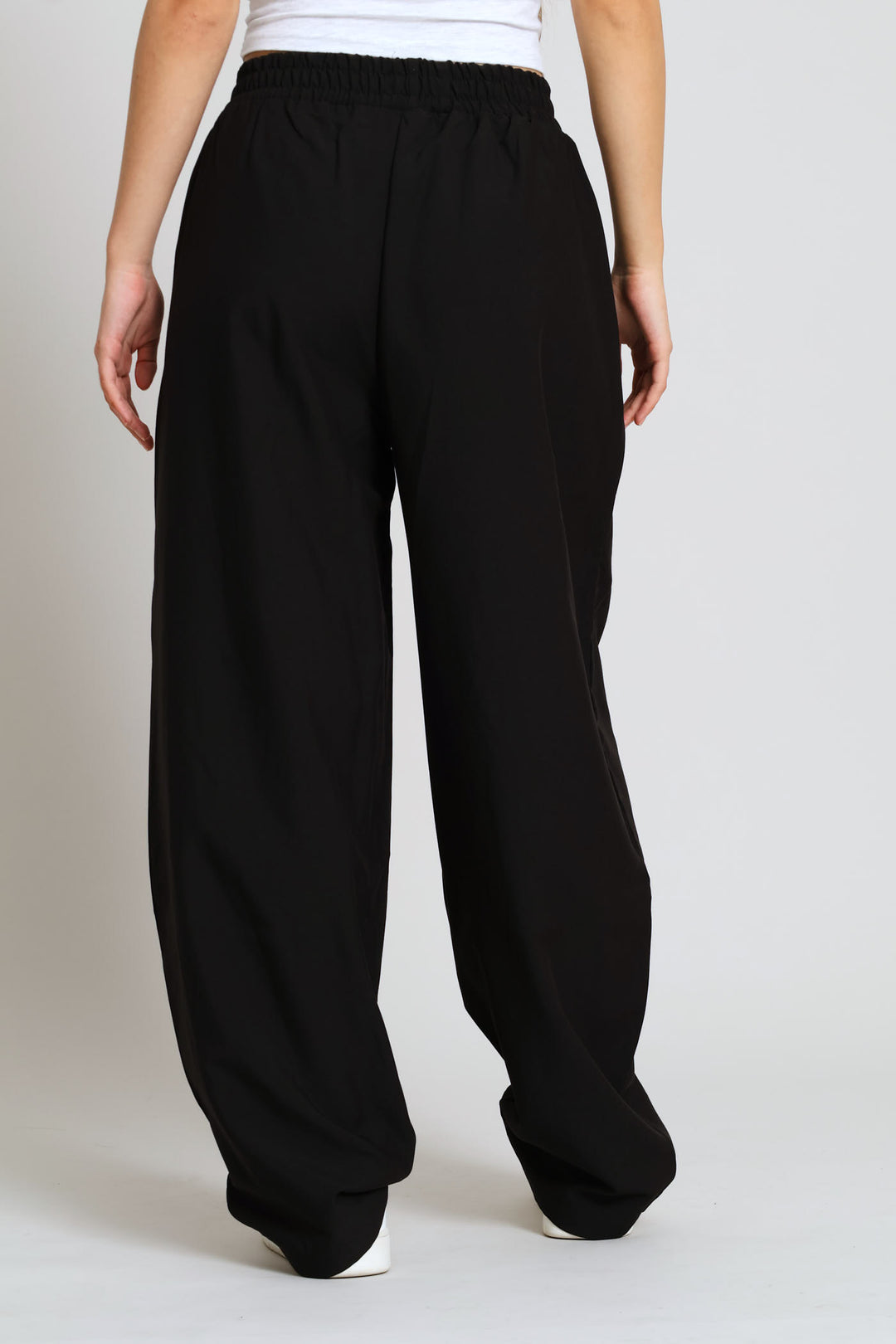 Oversized Crop Barrel Trouser - Black
